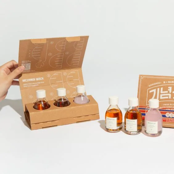 Custom fragrance gift set and discovery boxes for multi-bottle collections